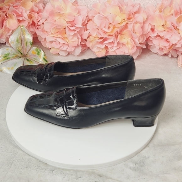VINTAGE Magdesians Black Leather Block Heed Slip on Shoes Size: 8 - Picture 2 of 13